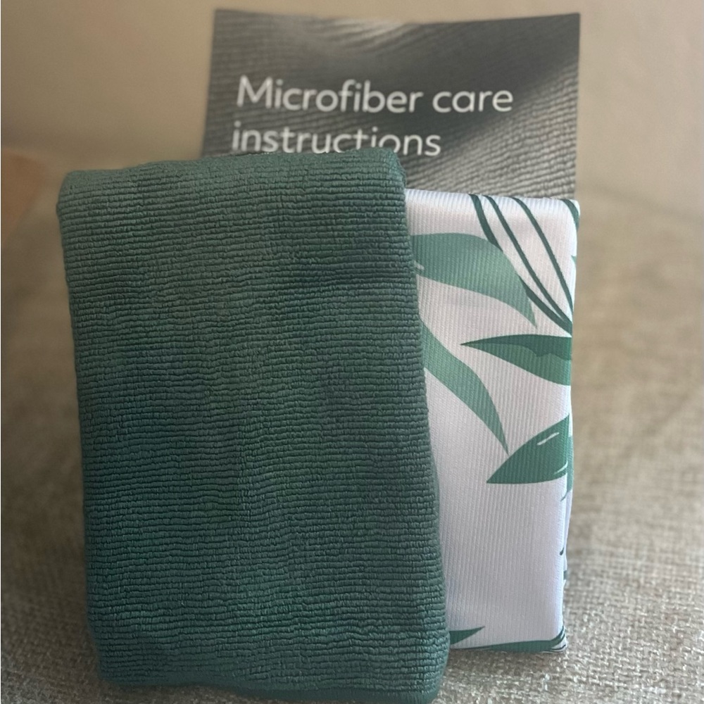 Norwex Basic Pack w/BacLock Technology Forest Green Leaves Window + Enviro Cloth